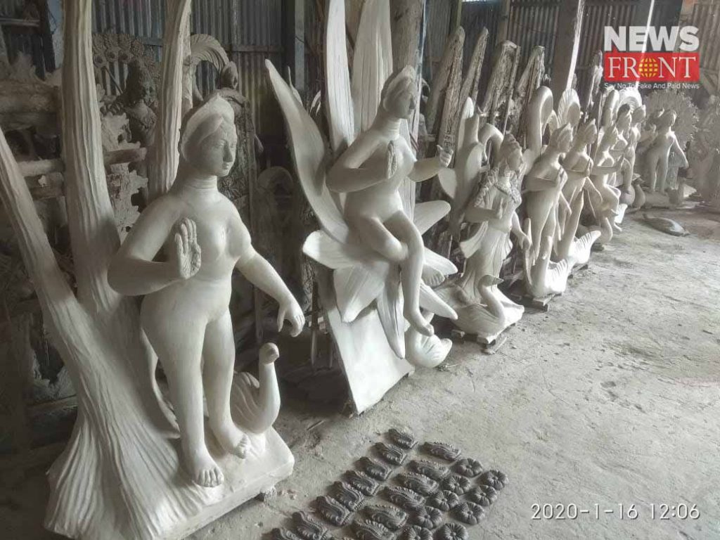 pottery busy to making saraswati idol | newsfront.co