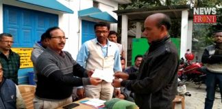 cheque distribution of farmer friend project in jateswar | newsfront.co