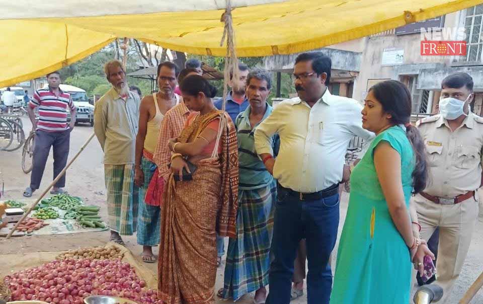 block development officer visit to kolaghat market | newsfront.co