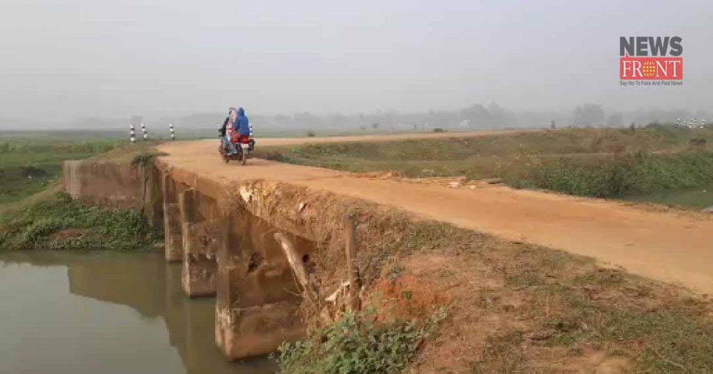 risky bridge broken in chandrakona | newsfront.co