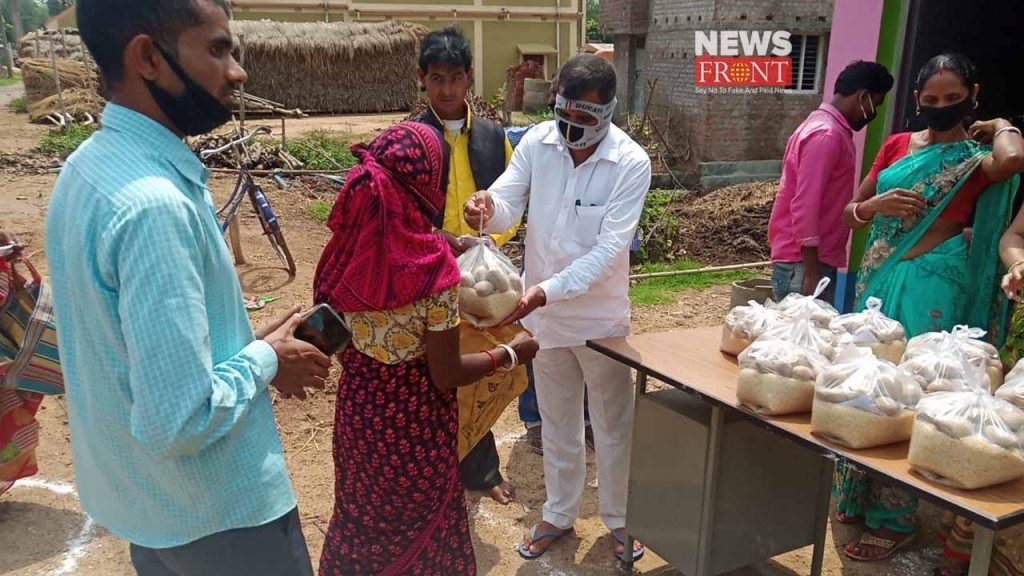 local councillors distribute food | newsfront.co