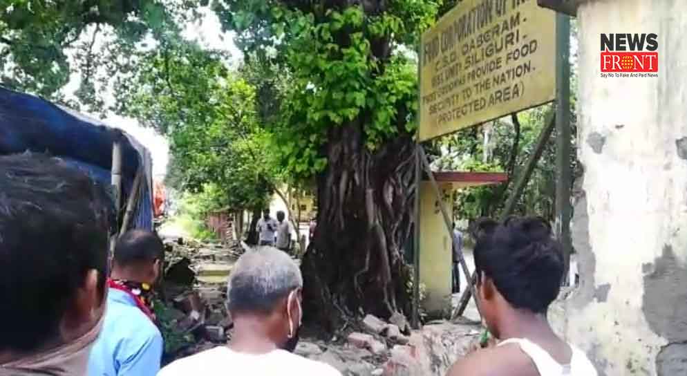 2 injured to wall collapsed in siliguri | newsfront.co