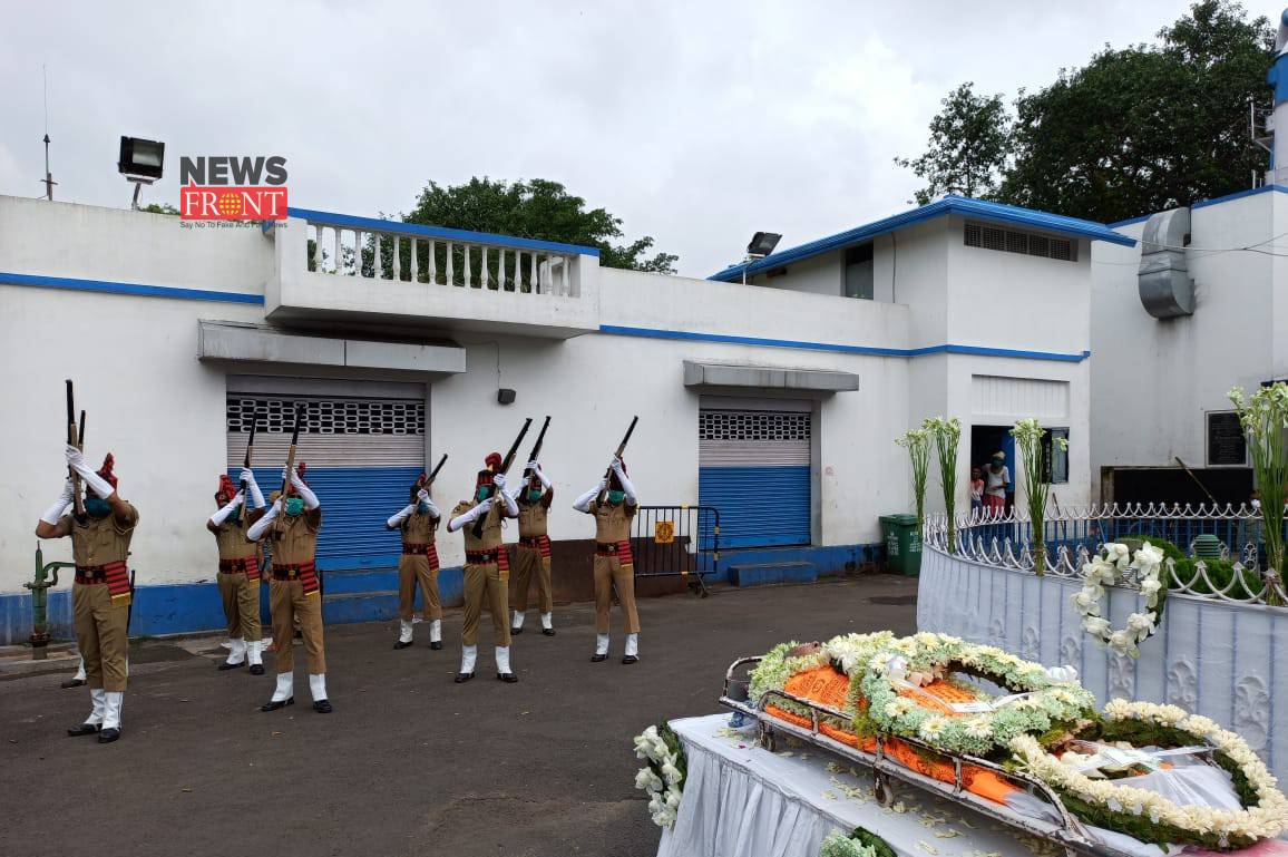 Gun Salute | newsfront.co