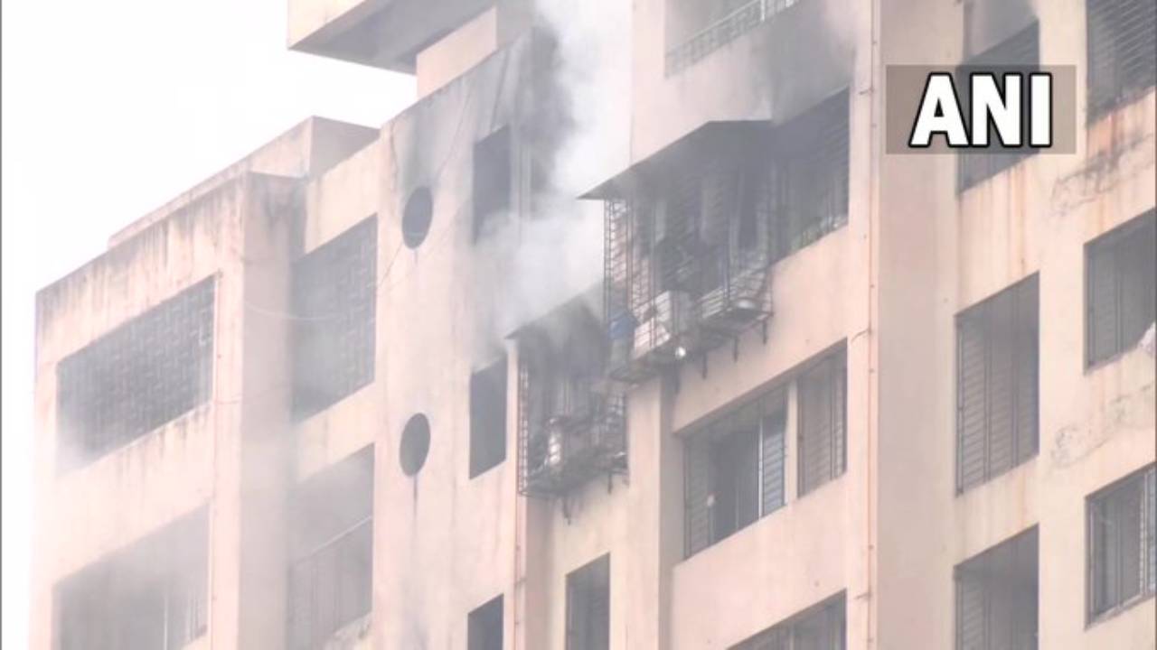 fire breaks out at mumbai multistored building