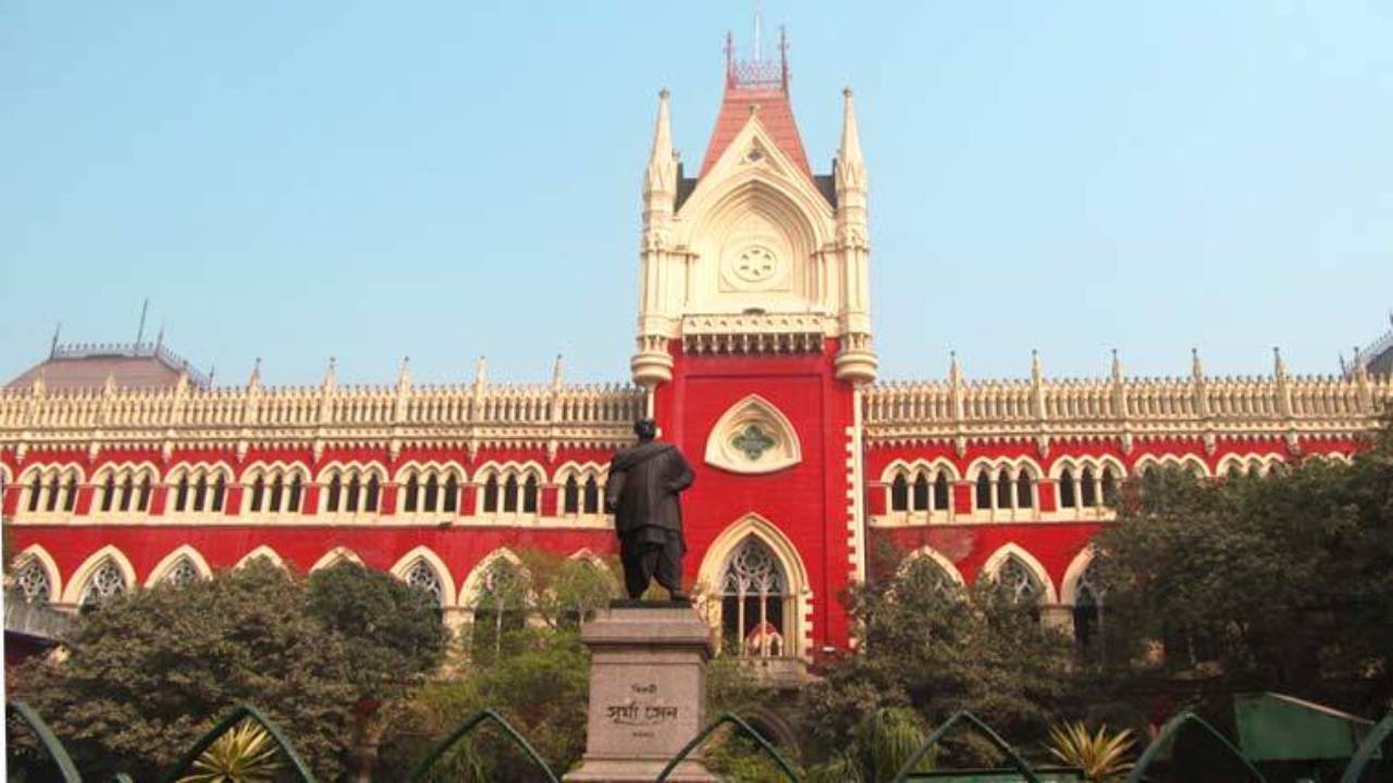 calcutta highcourt to stop salary 98 person group d