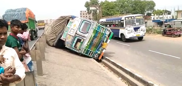 road accident in murshidabad